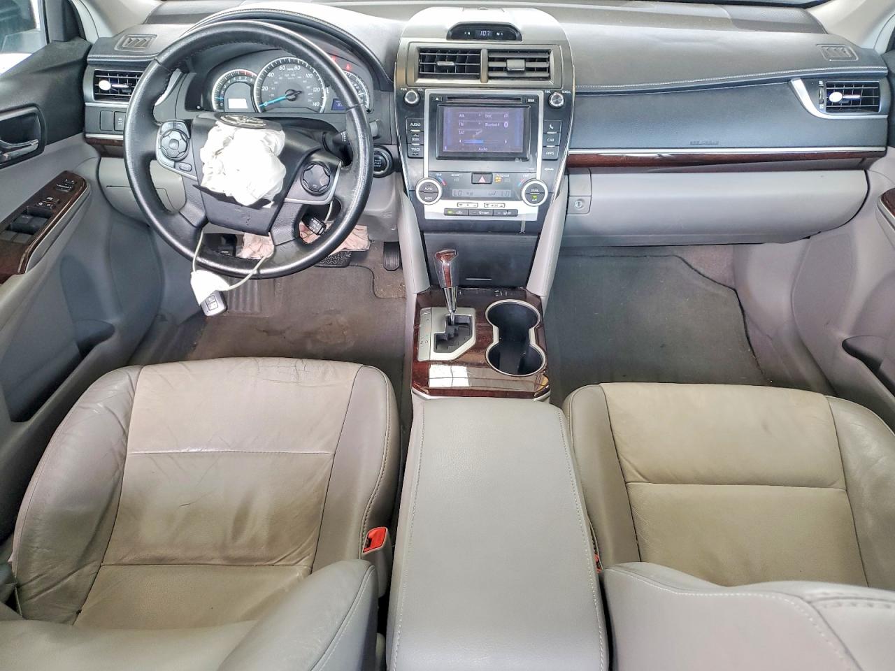 2012 TOYOTA CAMRY XLE photo 22
