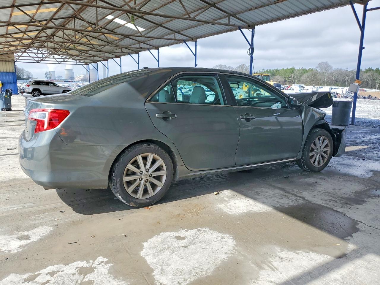 2012 TOYOTA CAMRY XLE photo 7