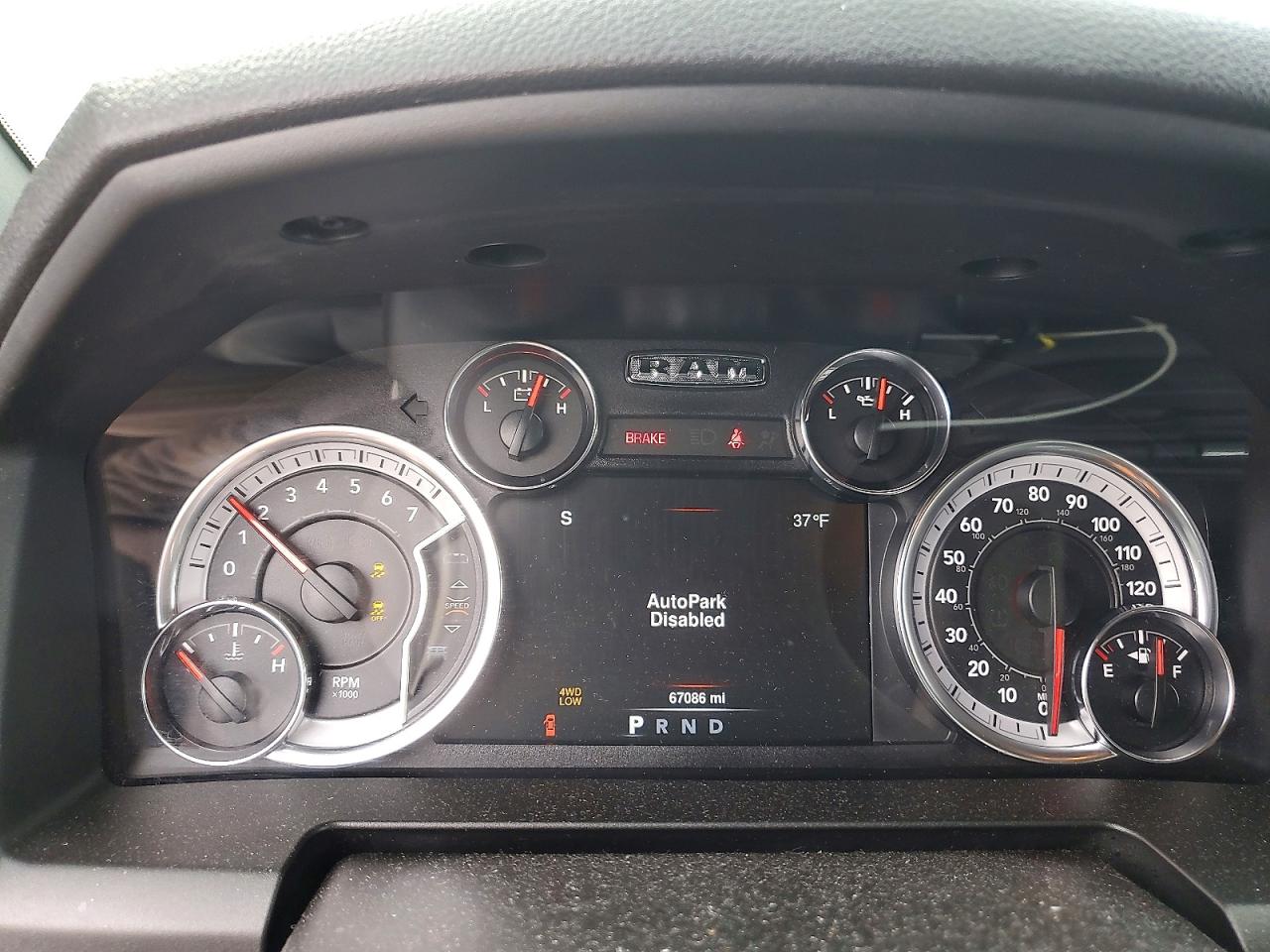 2022 RAM 1500 CLASSIC SLT photo 25