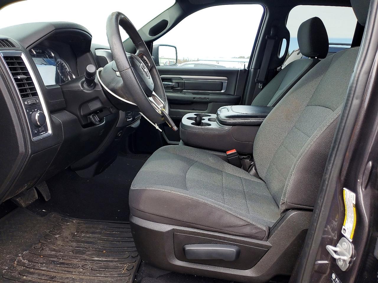 2022 RAM 1500 CLASSIC SLT photo 19
