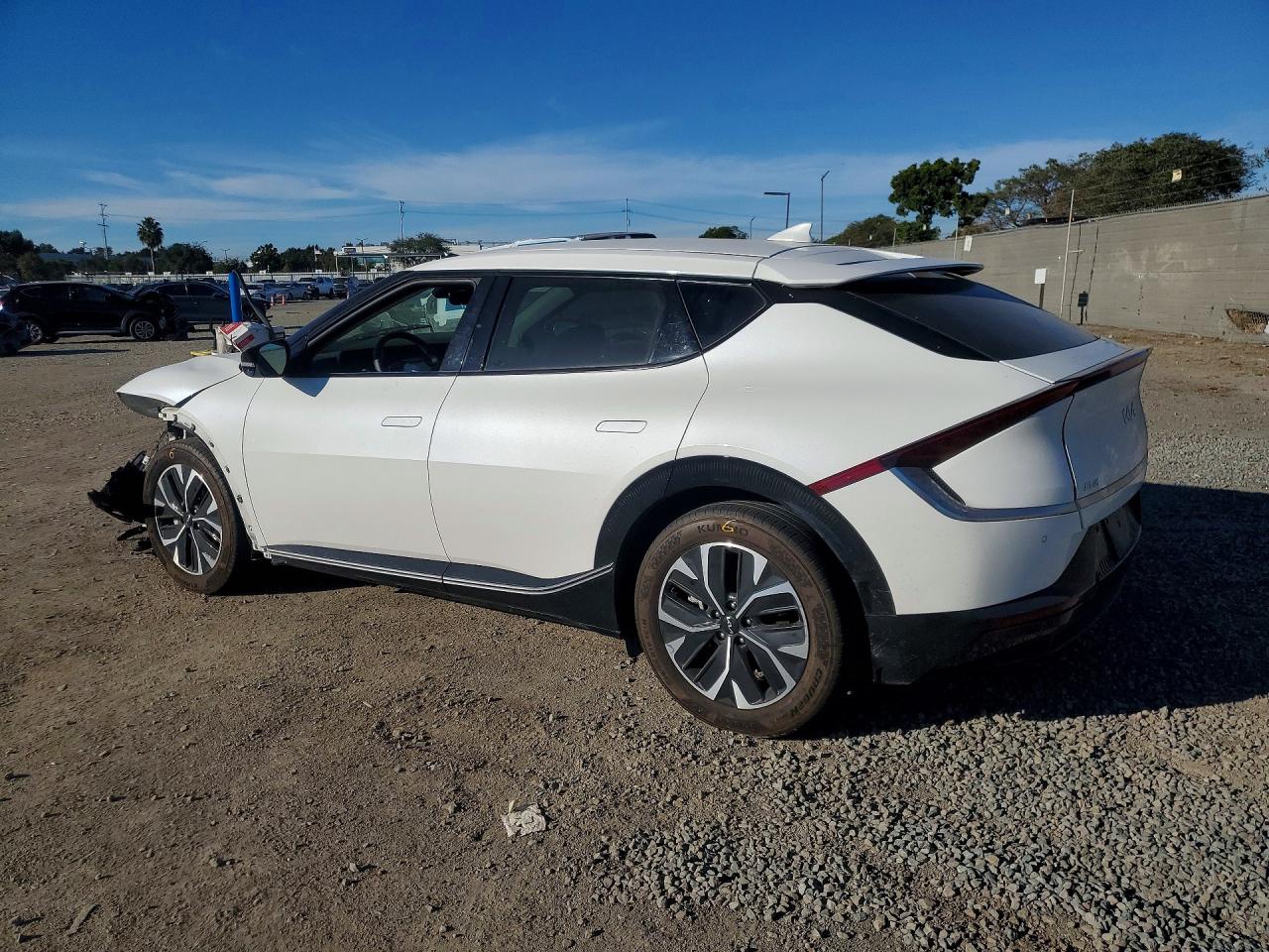 2024 KIA EV6 WIND photo 4