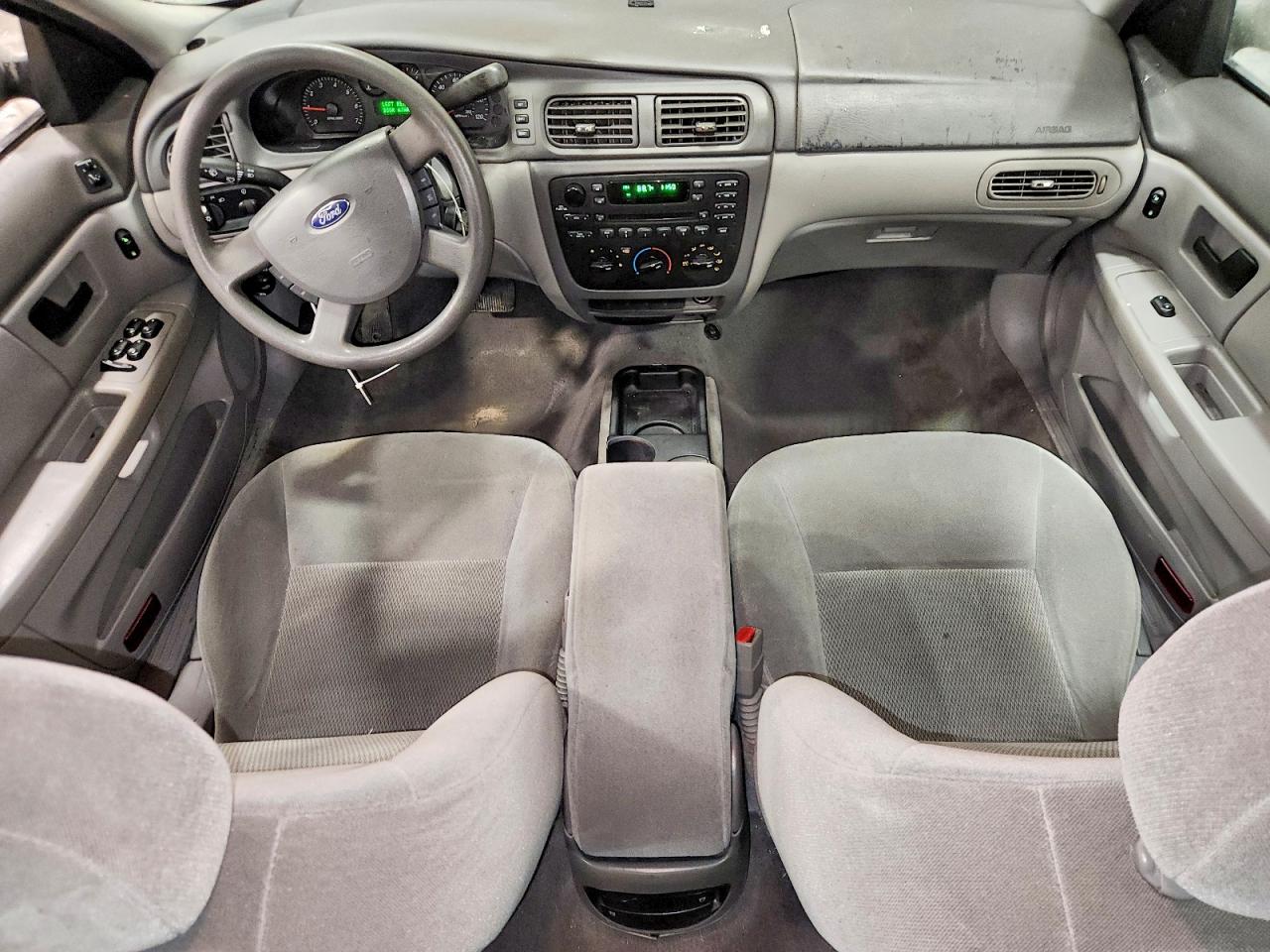 2004 FORD TAURUS photo 22