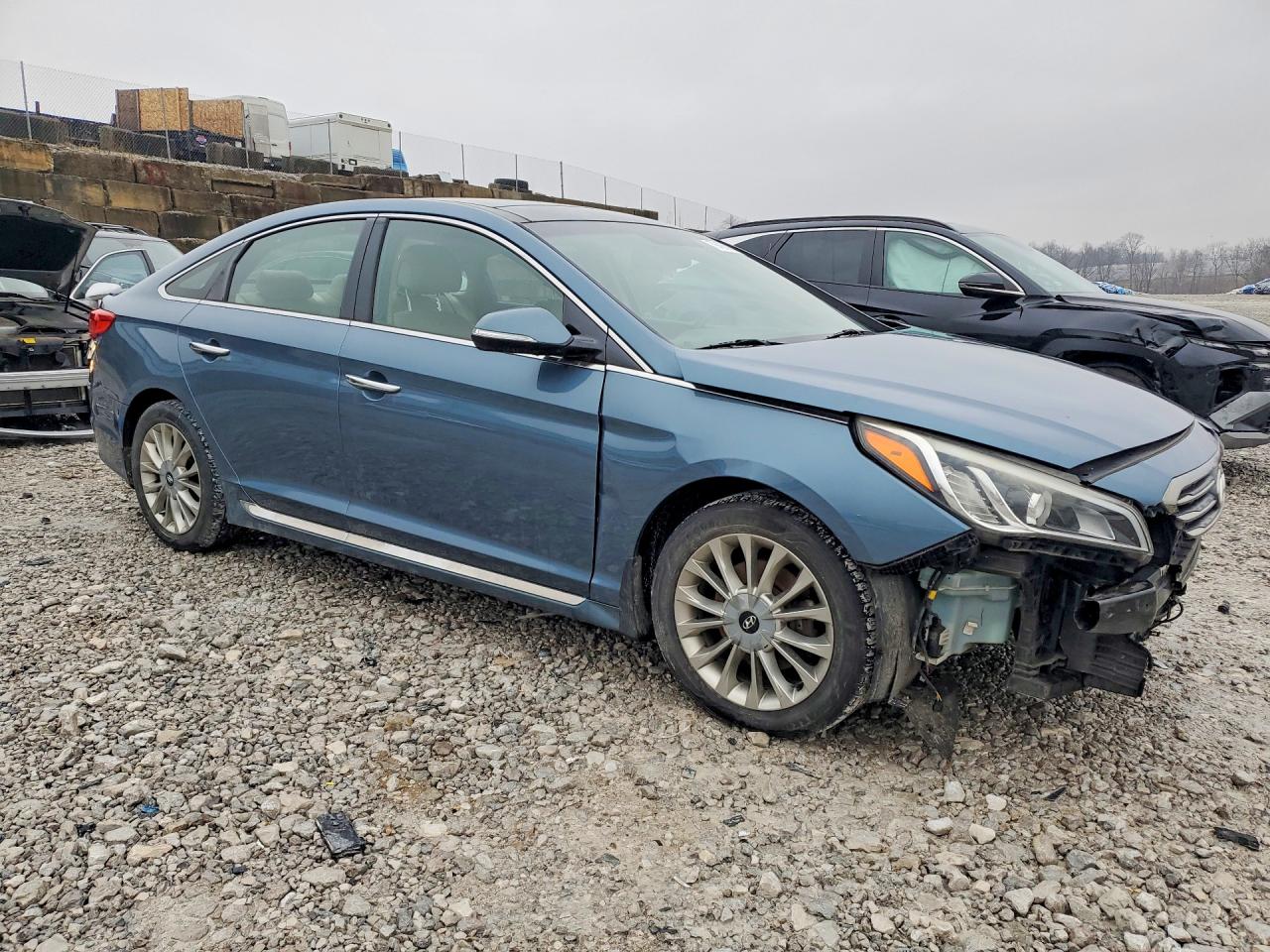 2015 HYUNDAI SONATA photo 4
