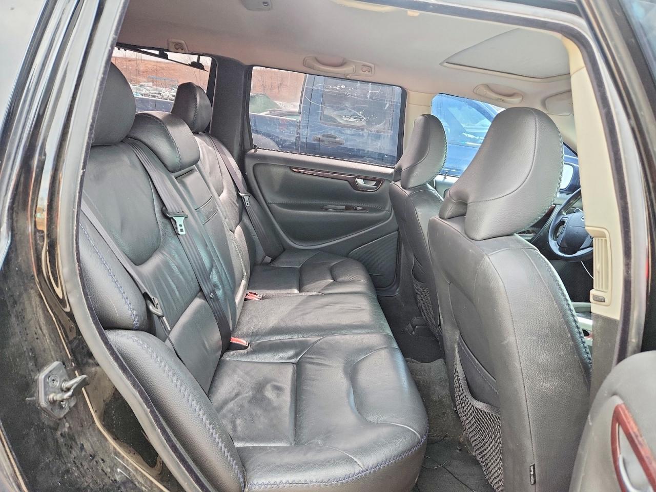 2006 VOLVO XC70 photo 31