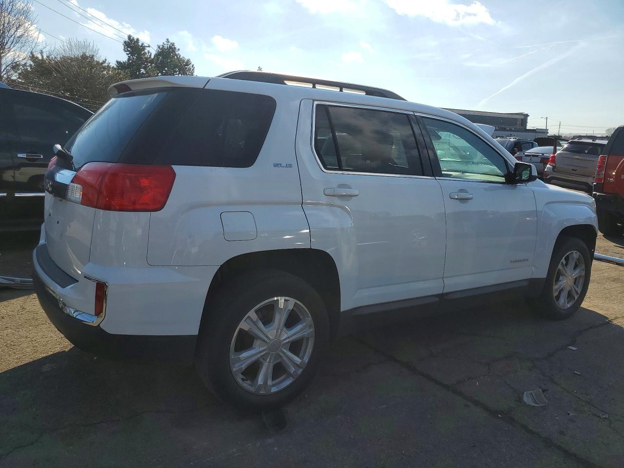 2017 GMC TERRAIN SLE photo 5