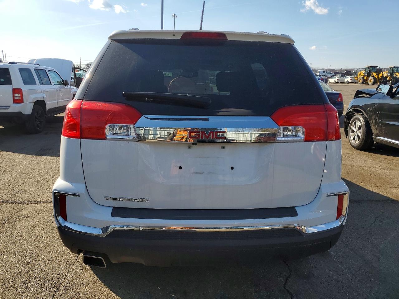2017 GMC TERRAIN SLE photo 11