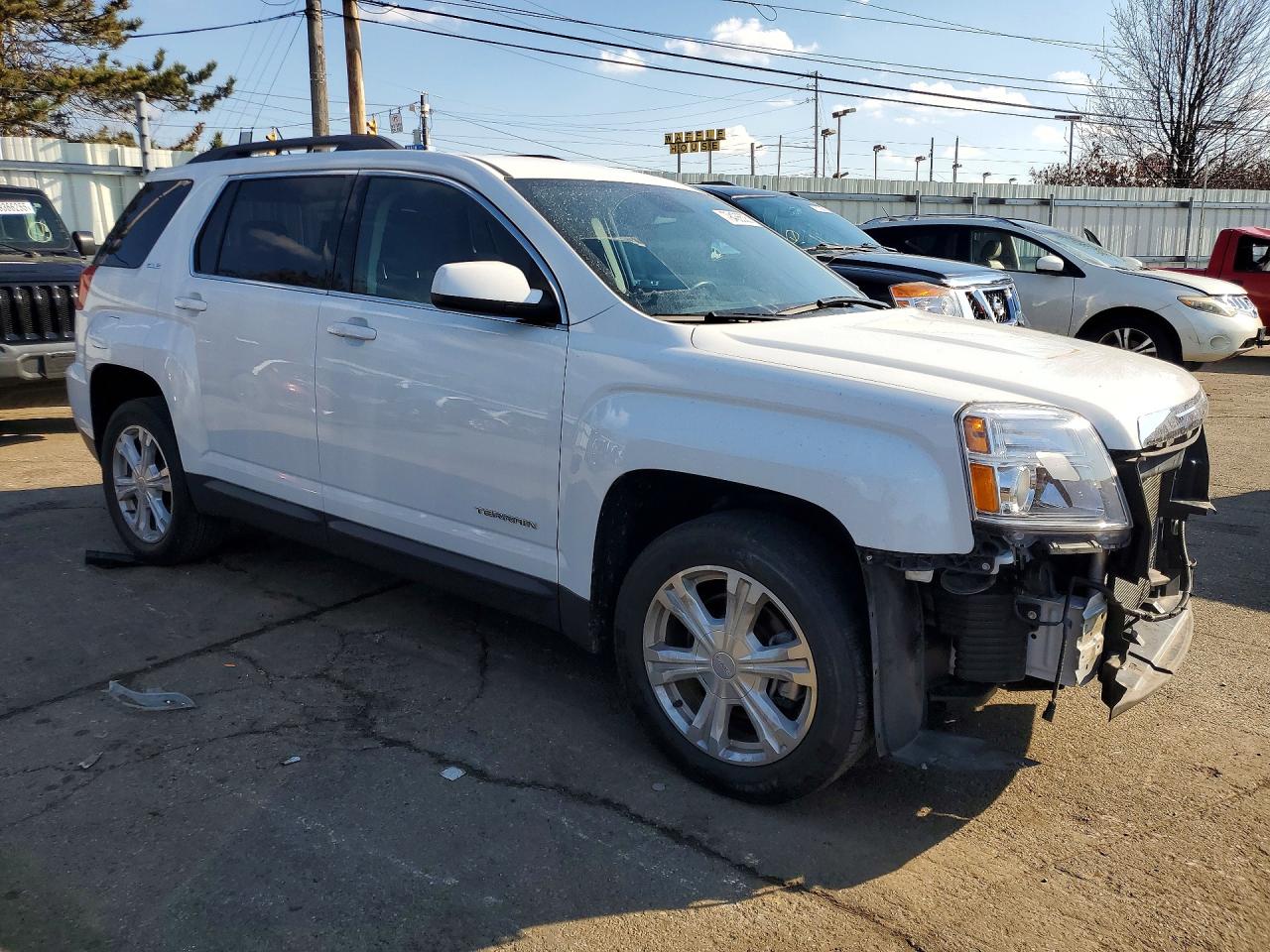2017 GMC TERRAIN SLE photo 7