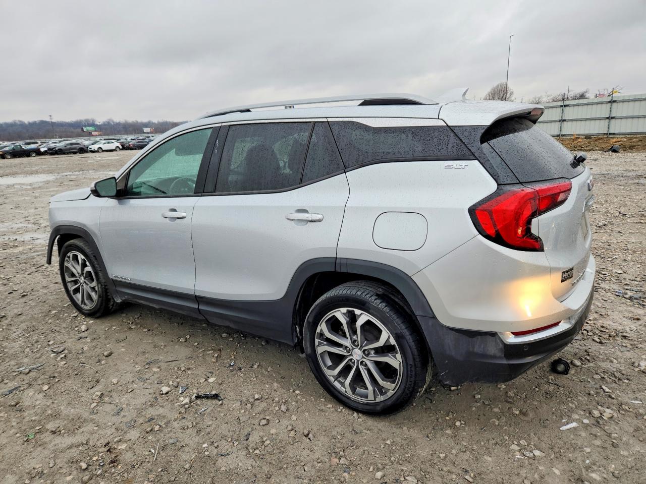 2020 GMC TERRAIN SLT photo 2