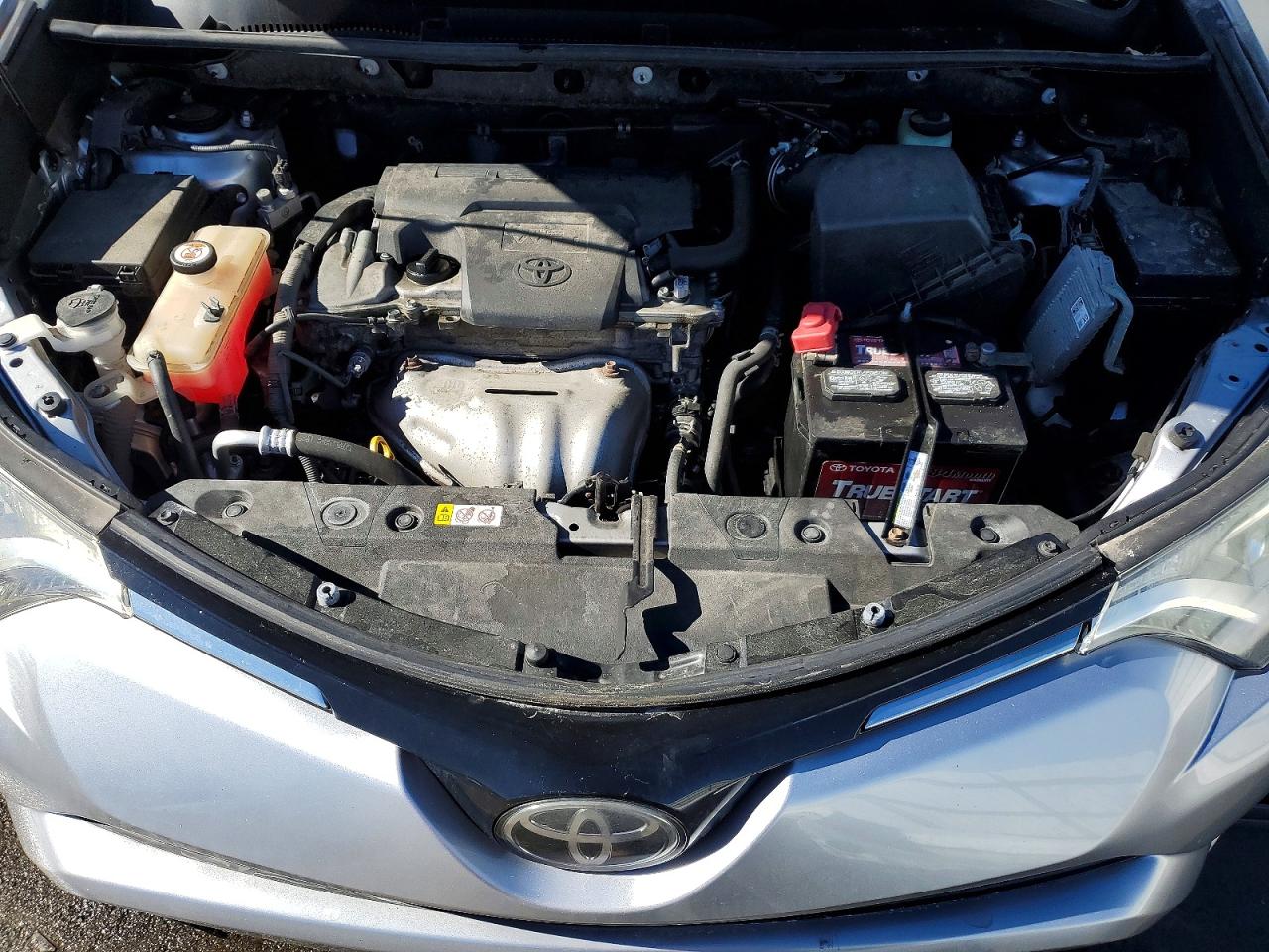 2018 TOYOTA RAV4 LE photo 31