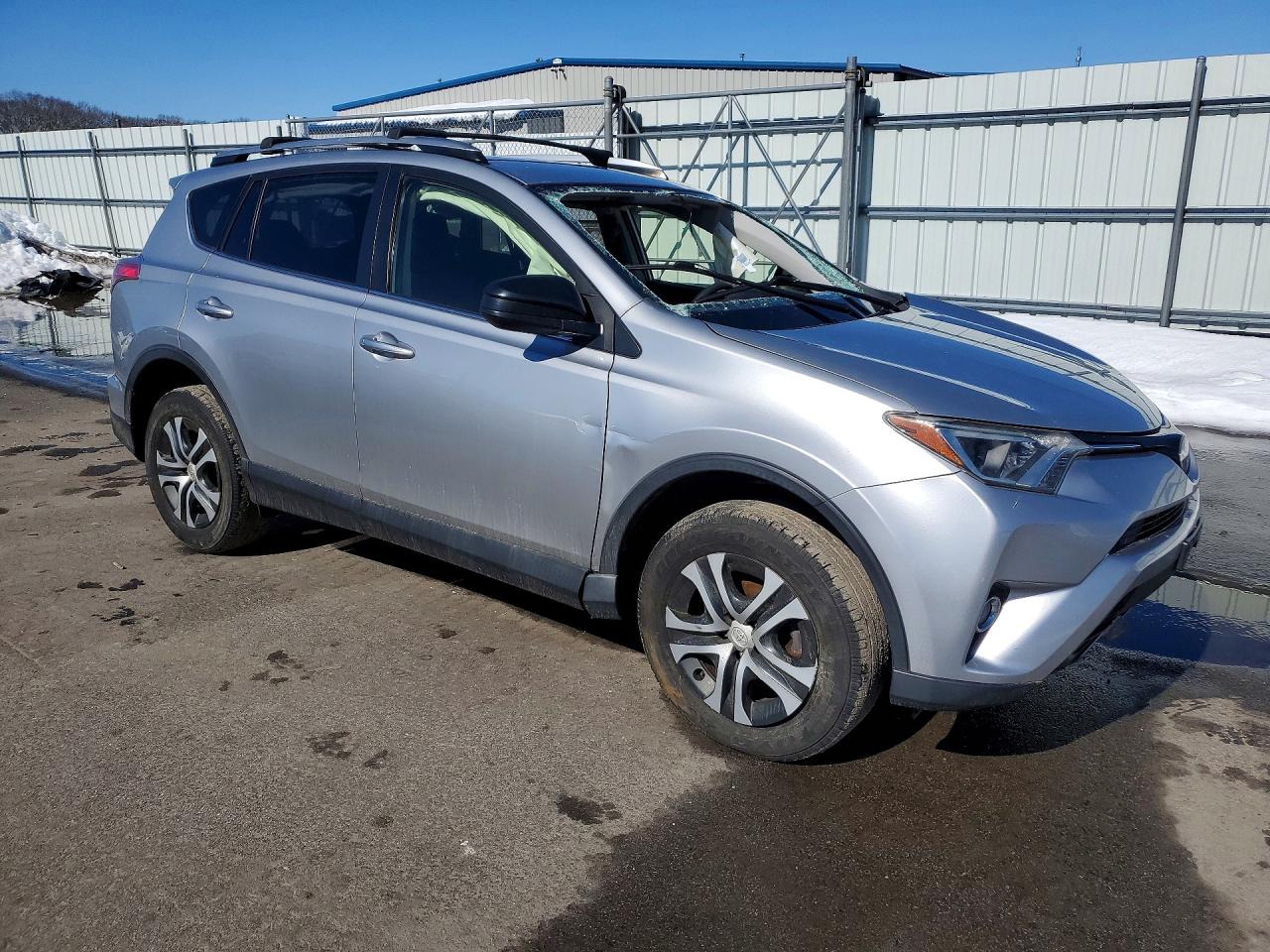 2018 TOYOTA RAV4 LE photo 10