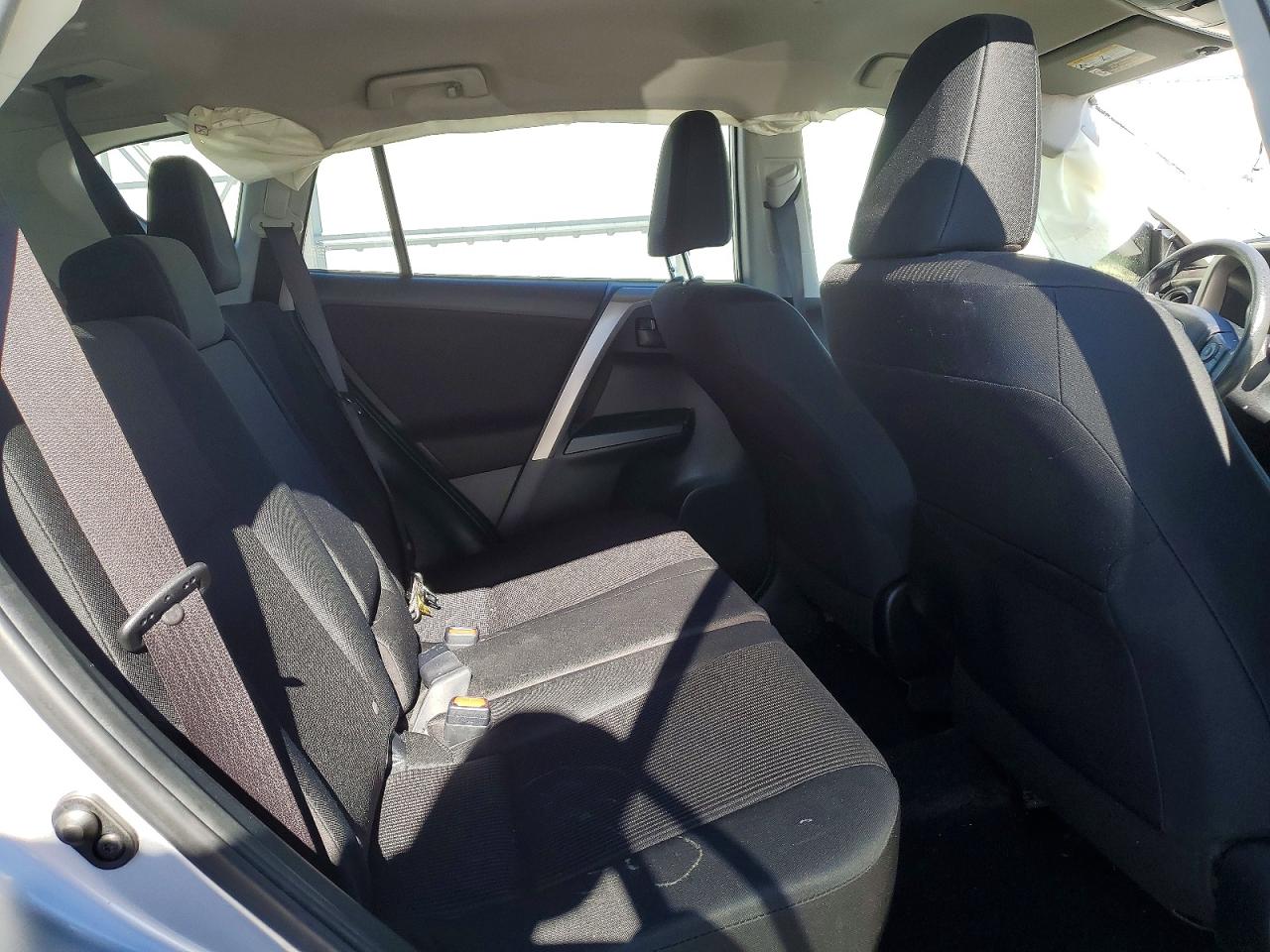 2018 TOYOTA RAV4 LE photo 28