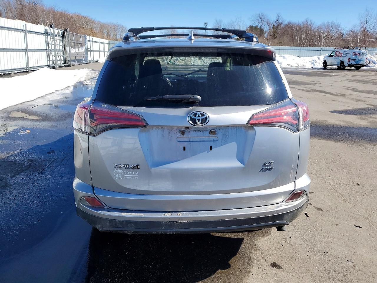 2018 TOYOTA RAV4 LE photo 16