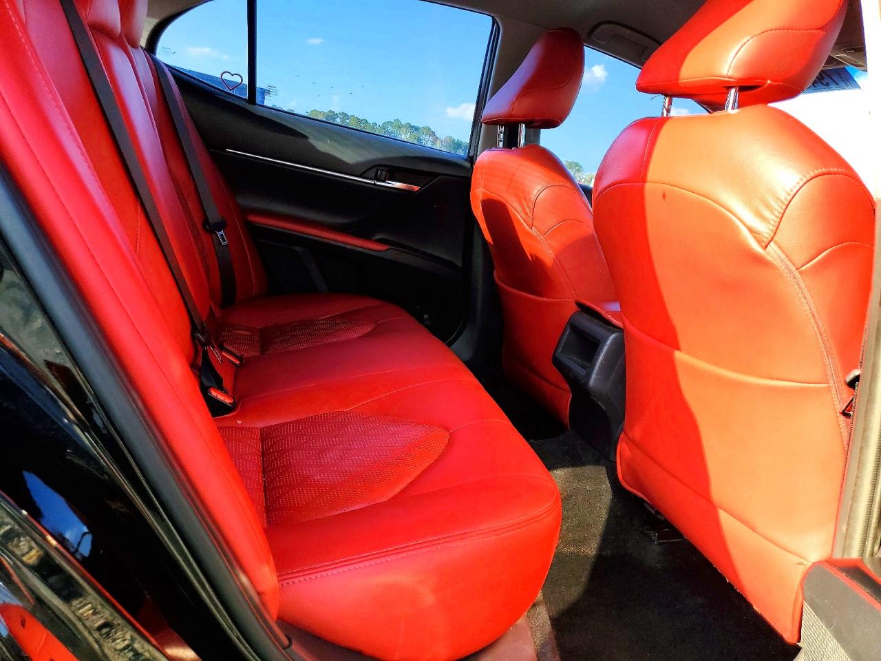 2020 TOYOTA CAMRY SE photo 10