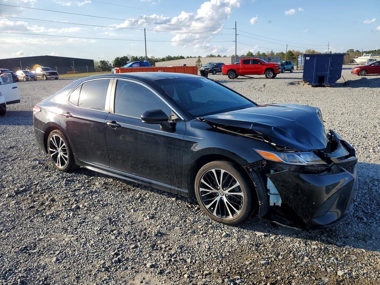 2020 TOYOTA CAMRY SE photo 4