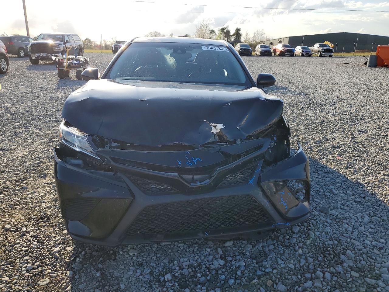 2020 TOYOTA CAMRY SE photo 5