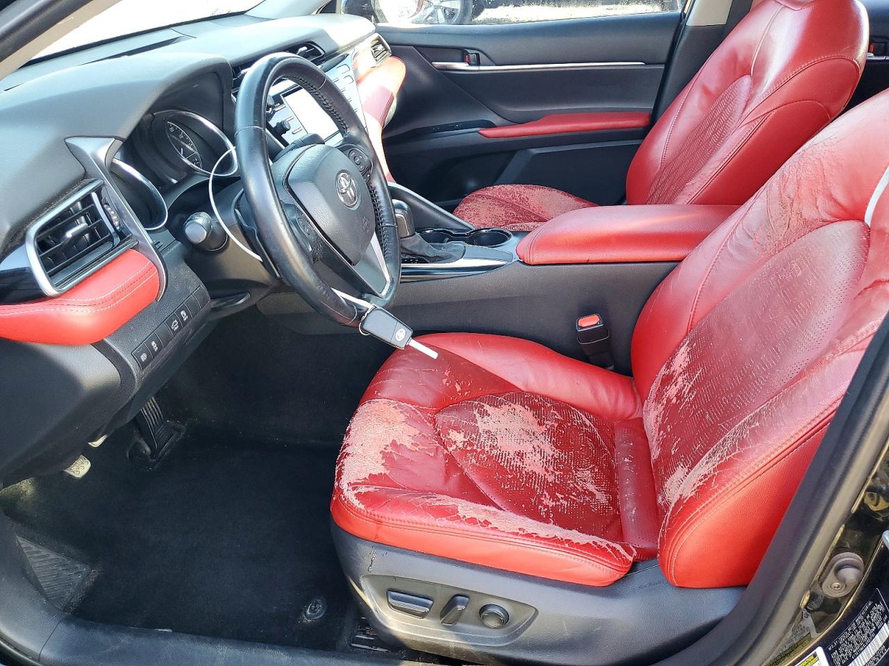 2020 TOYOTA CAMRY SE photo 7