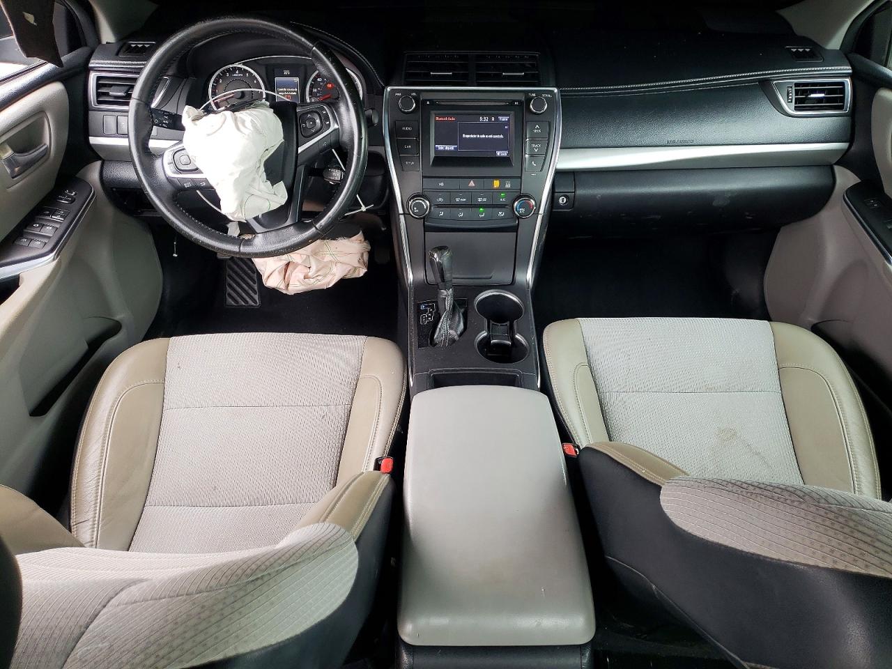 2016 TOYOTA CAMRY SE photo 15