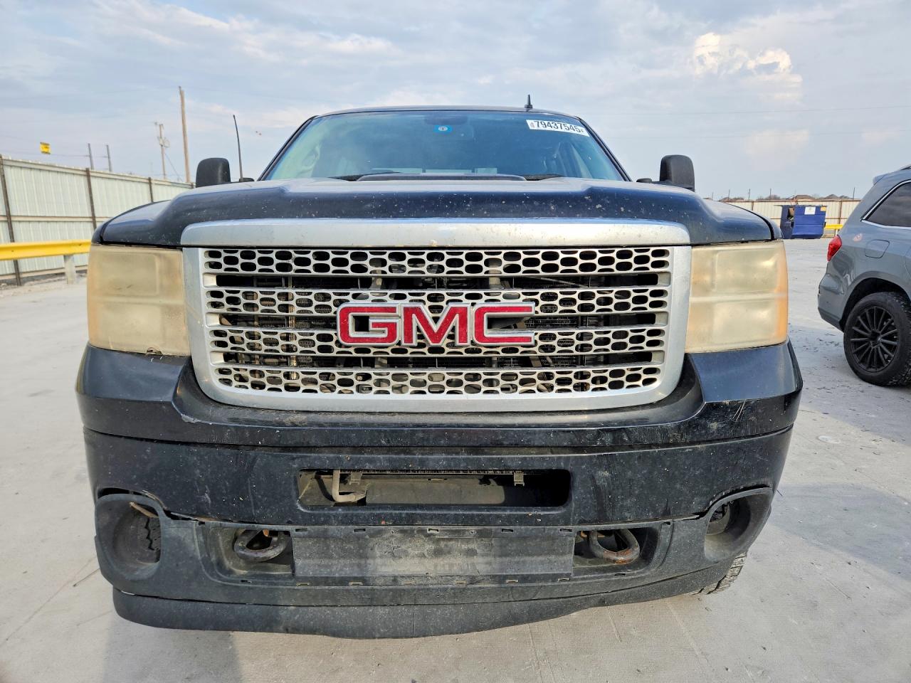 2012 GMC SIERRA K2500 DENALI photo 9
