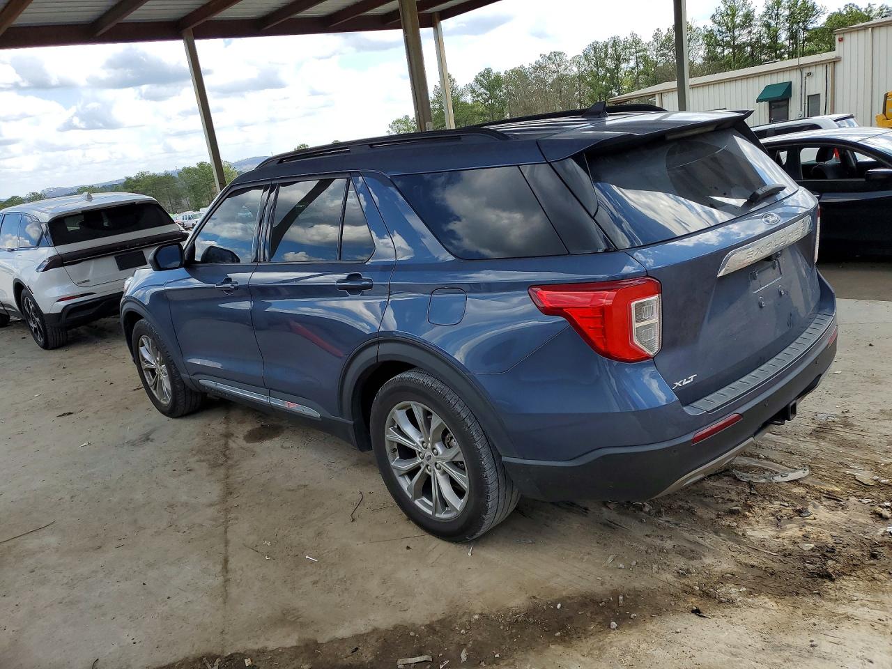 2021 FORD EXPLORER XLT photo 2