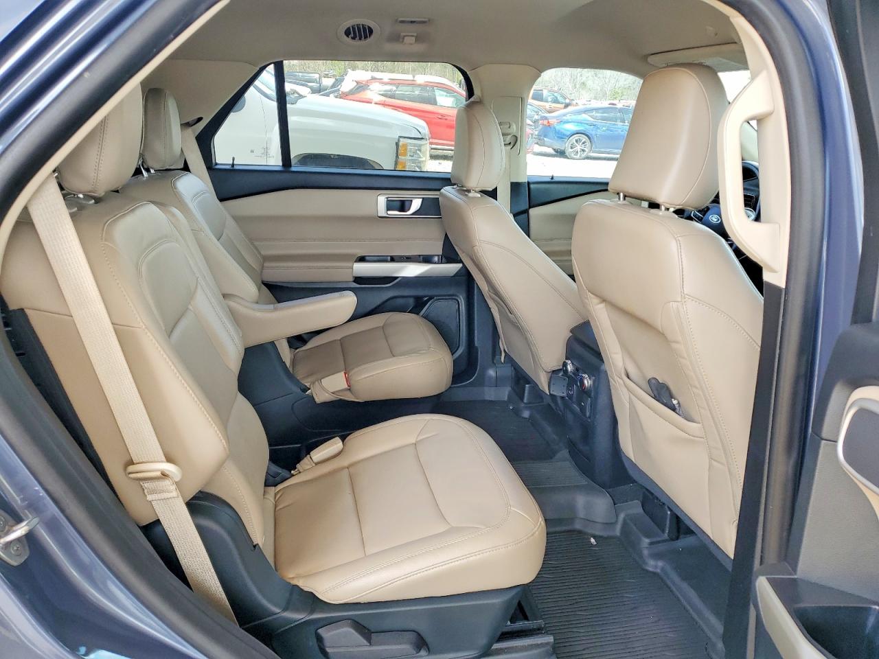 2021 FORD EXPLORER XLT photo 10
