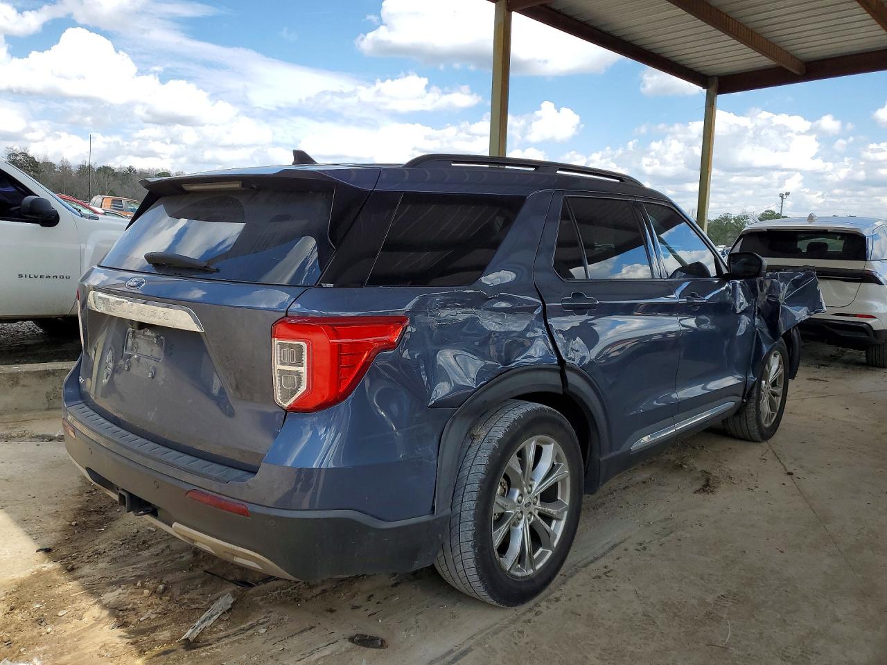 2021 FORD EXPLORER XLT photo 3