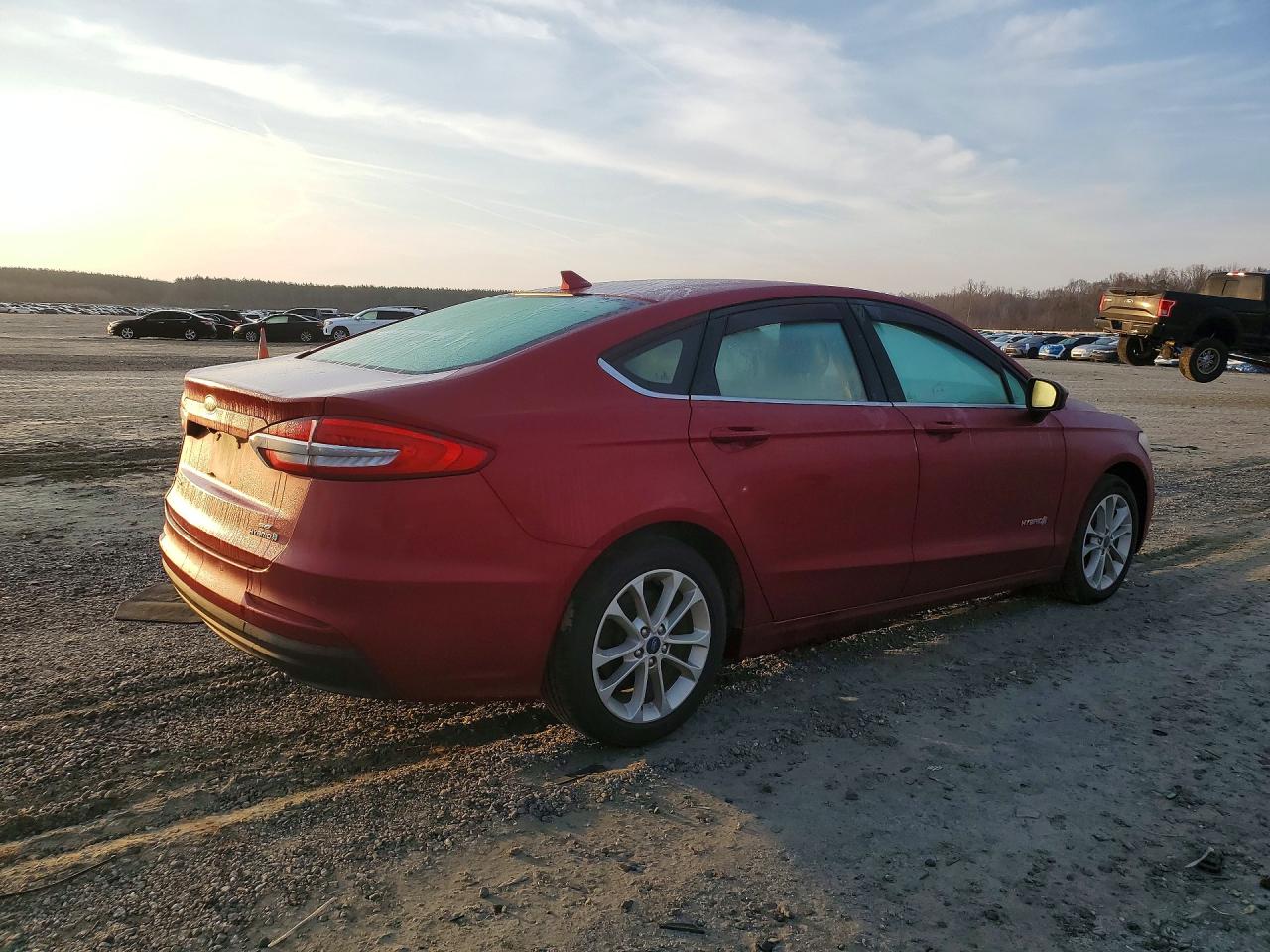 2019 FORD FUSION SE photo 3