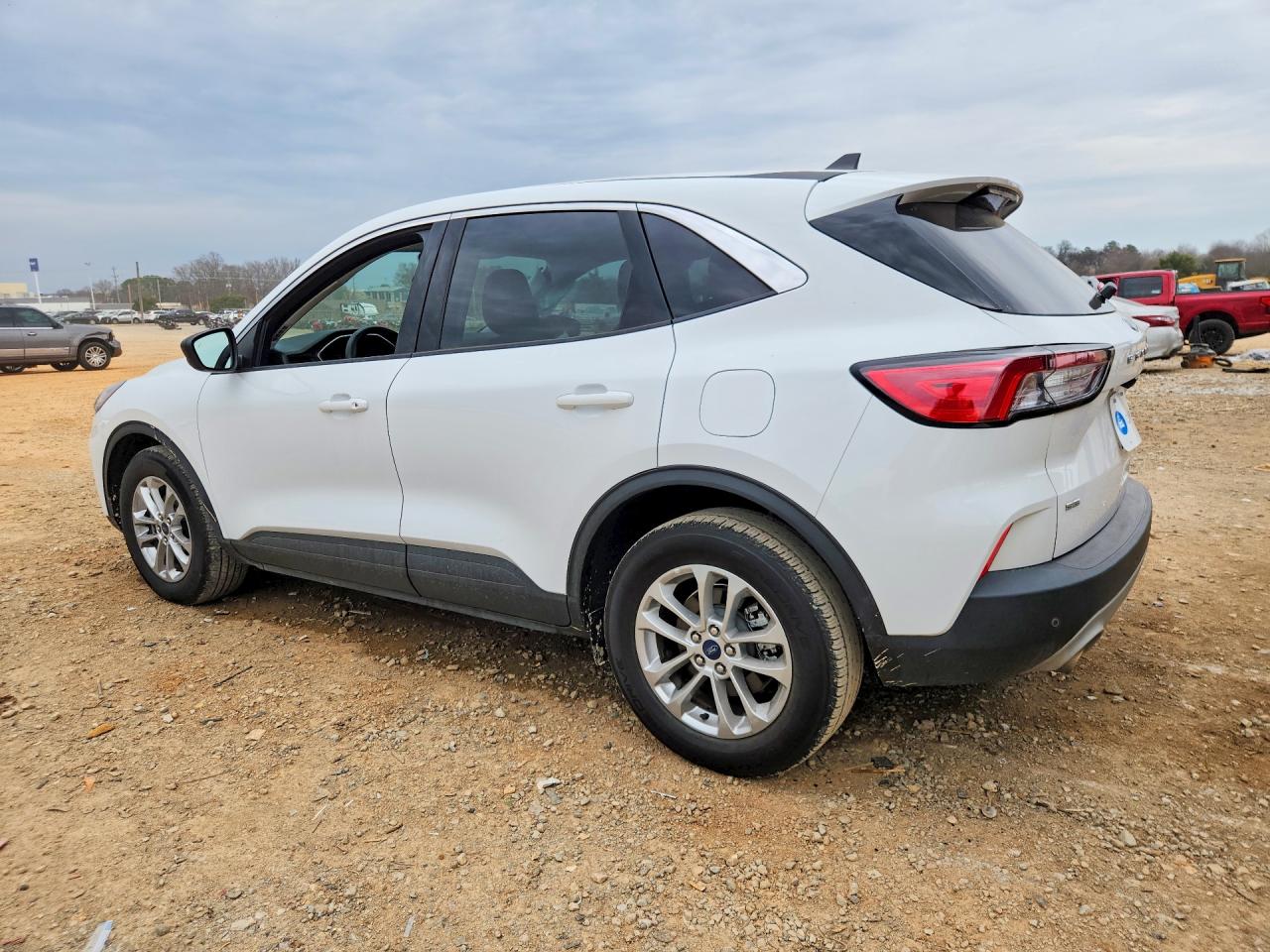 2022 FORD ESCAPE SE photo 3