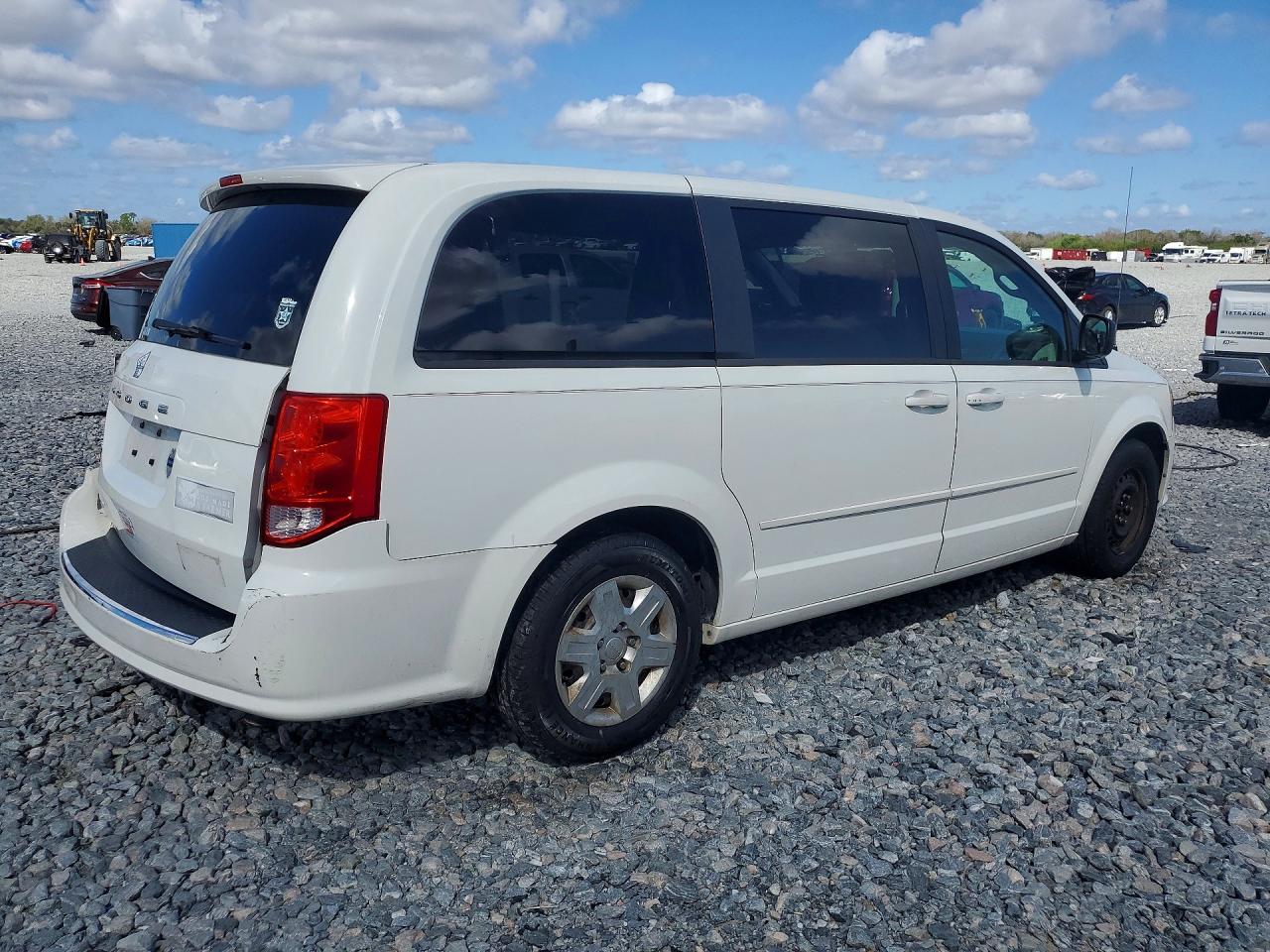 2011 DODGE GRAND CARAVAN EXPRESS photo 3