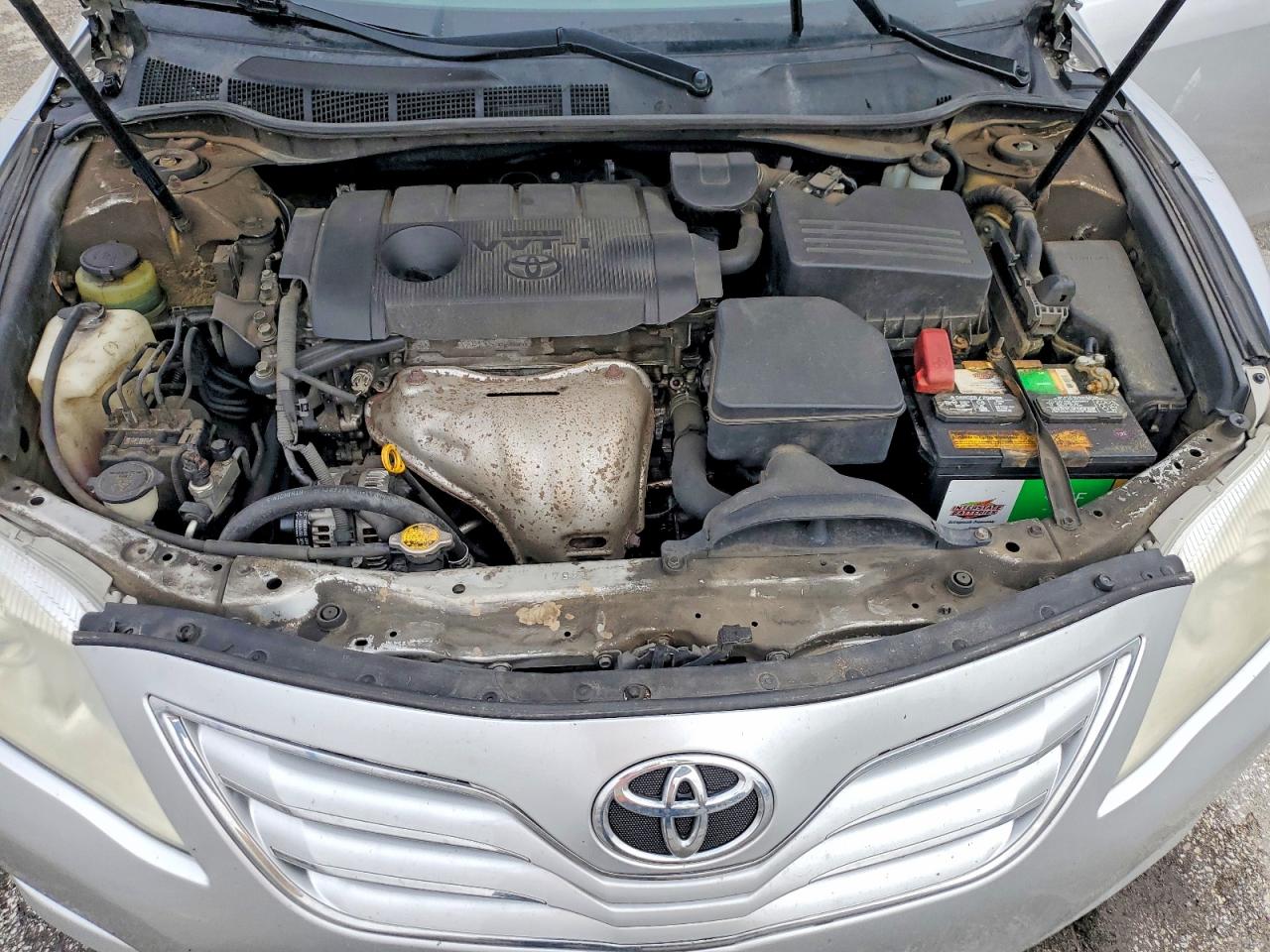 2011 TOYOTA CAMRY XLE photo 11