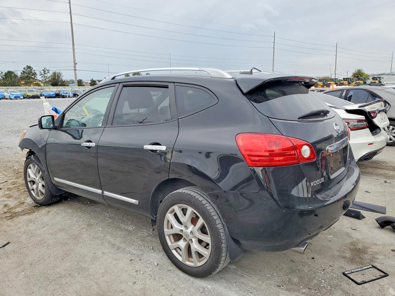 2013 NISSAN ROGUE S photo 2