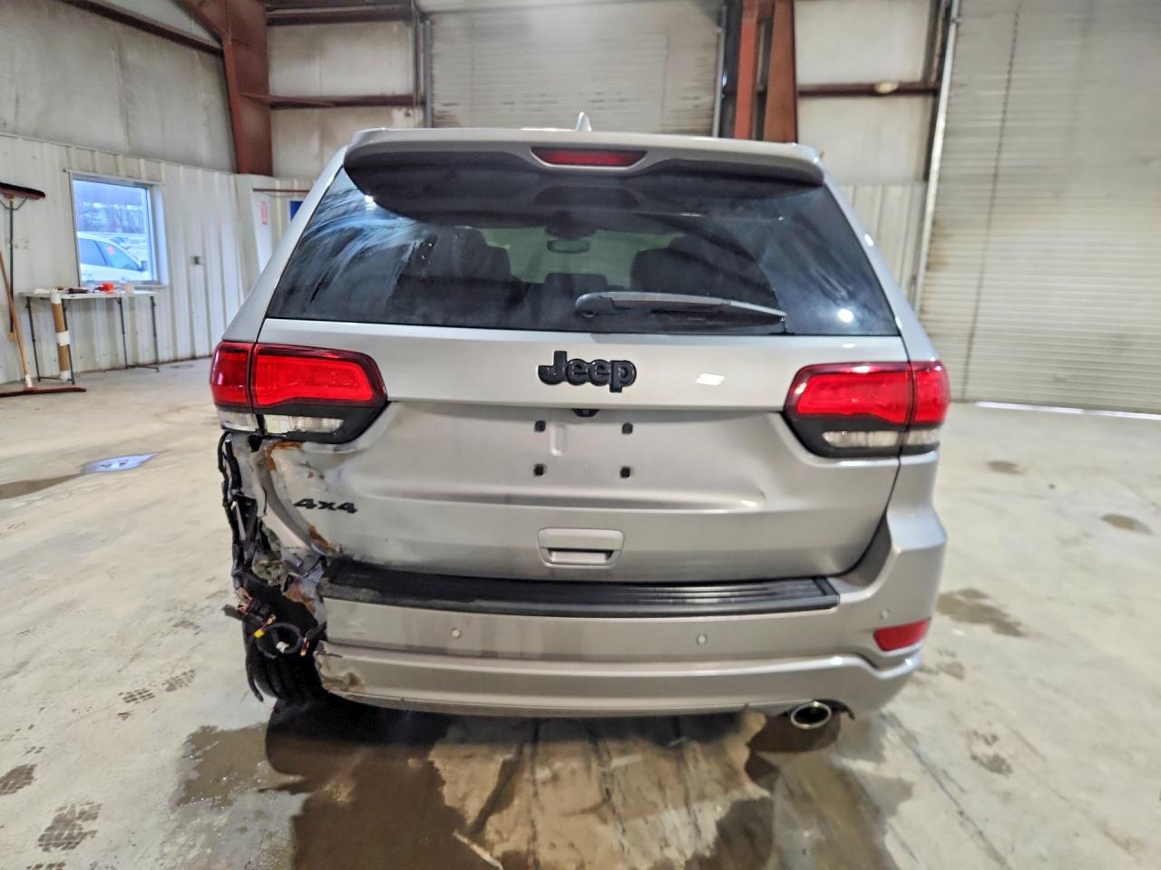 2019 JEEP GRAND CHEROKEE LAREDO photo 6