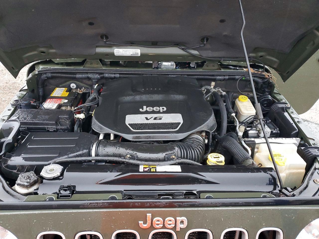 2016 JEEP WRANGLER UNLIMITED SAHARA photo 34