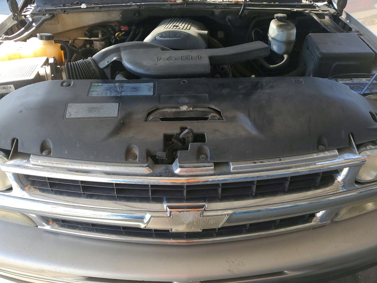 2004 CHEVROLET SUBURBAN C1500 photo 23