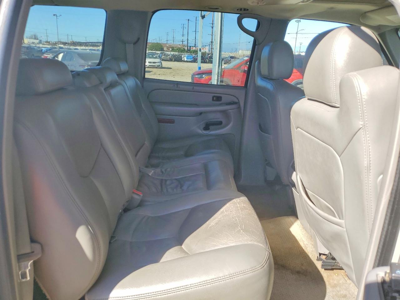2004 CHEVROLET SUBURBAN C1500 photo 21