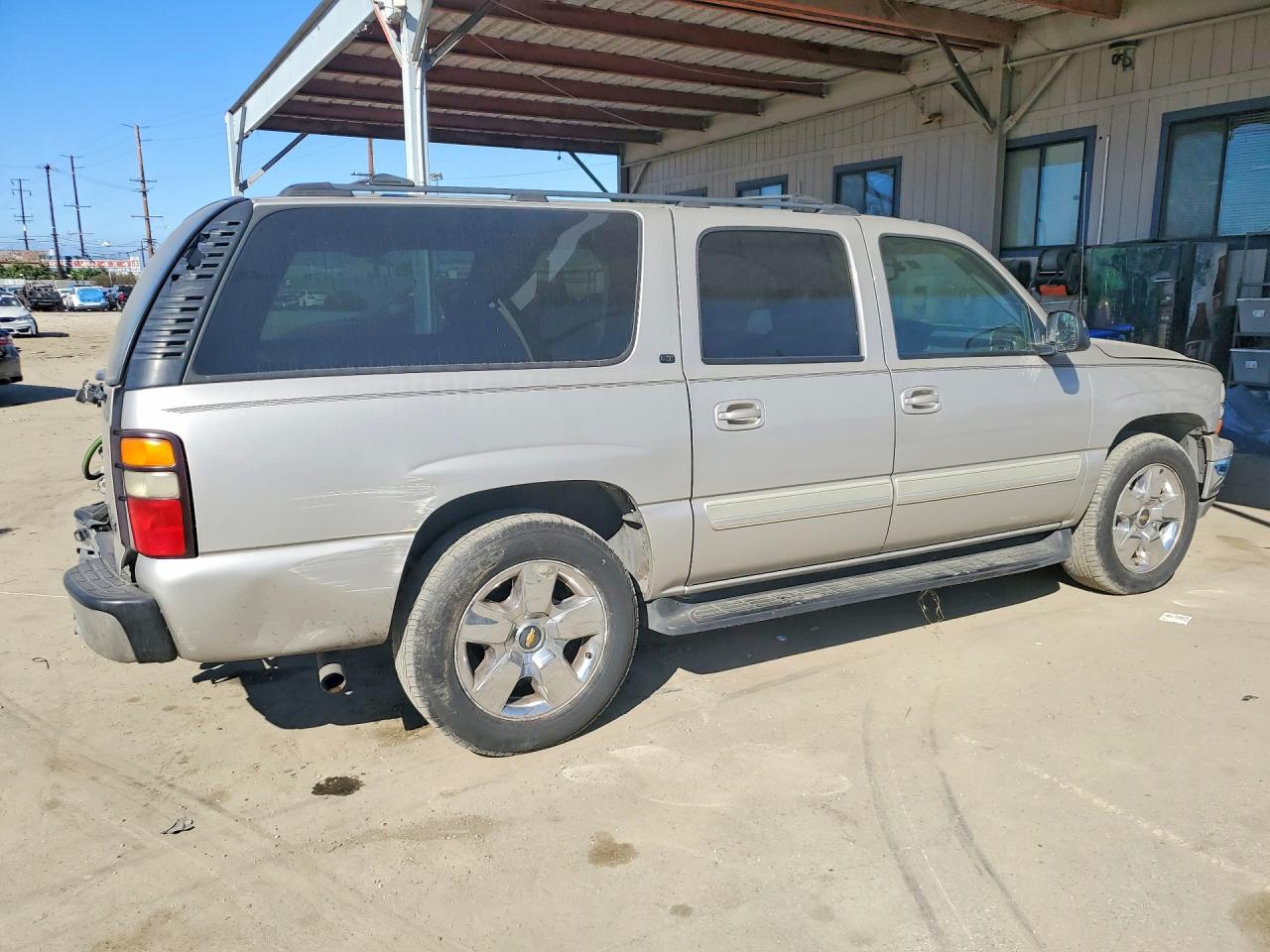 2004 CHEVROLET SUBURBAN C1500 photo 5