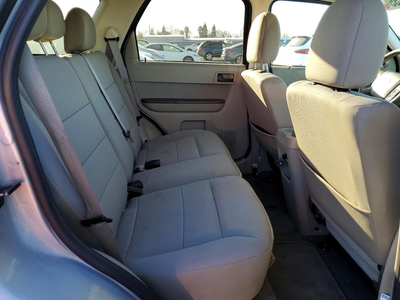 2011 FORD ESCAPE XLT photo 31