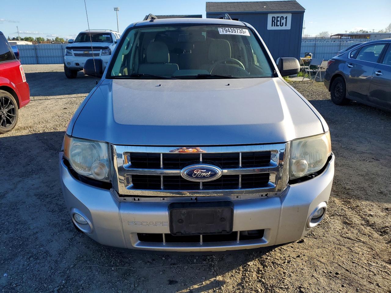 2011 FORD ESCAPE XLT photo 13