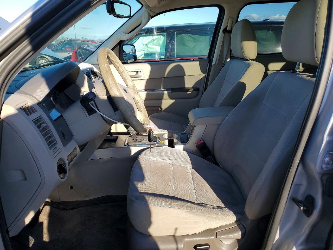 2011 FORD ESCAPE XLT photo 19