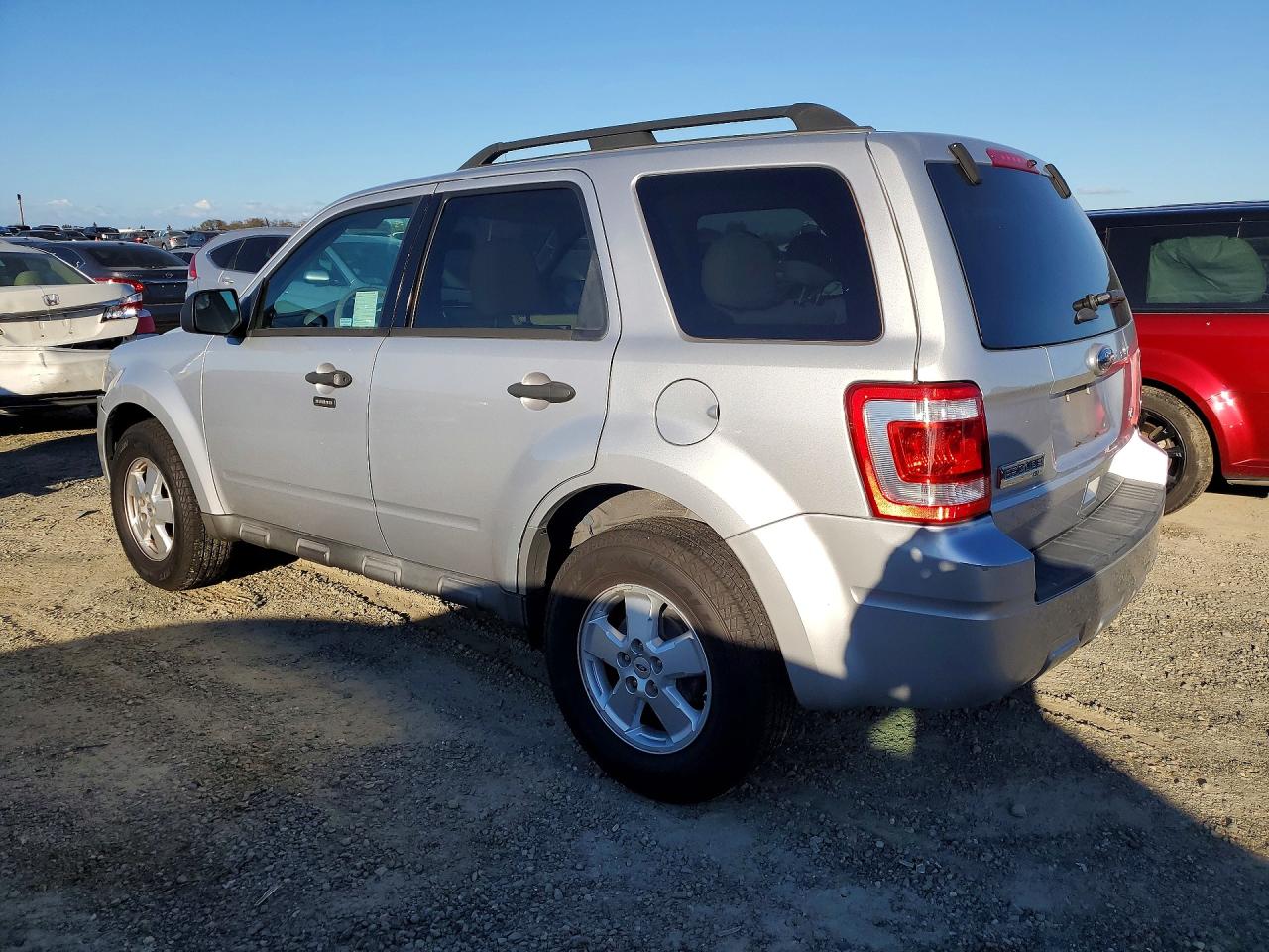 2011 FORD ESCAPE XLT photo 4