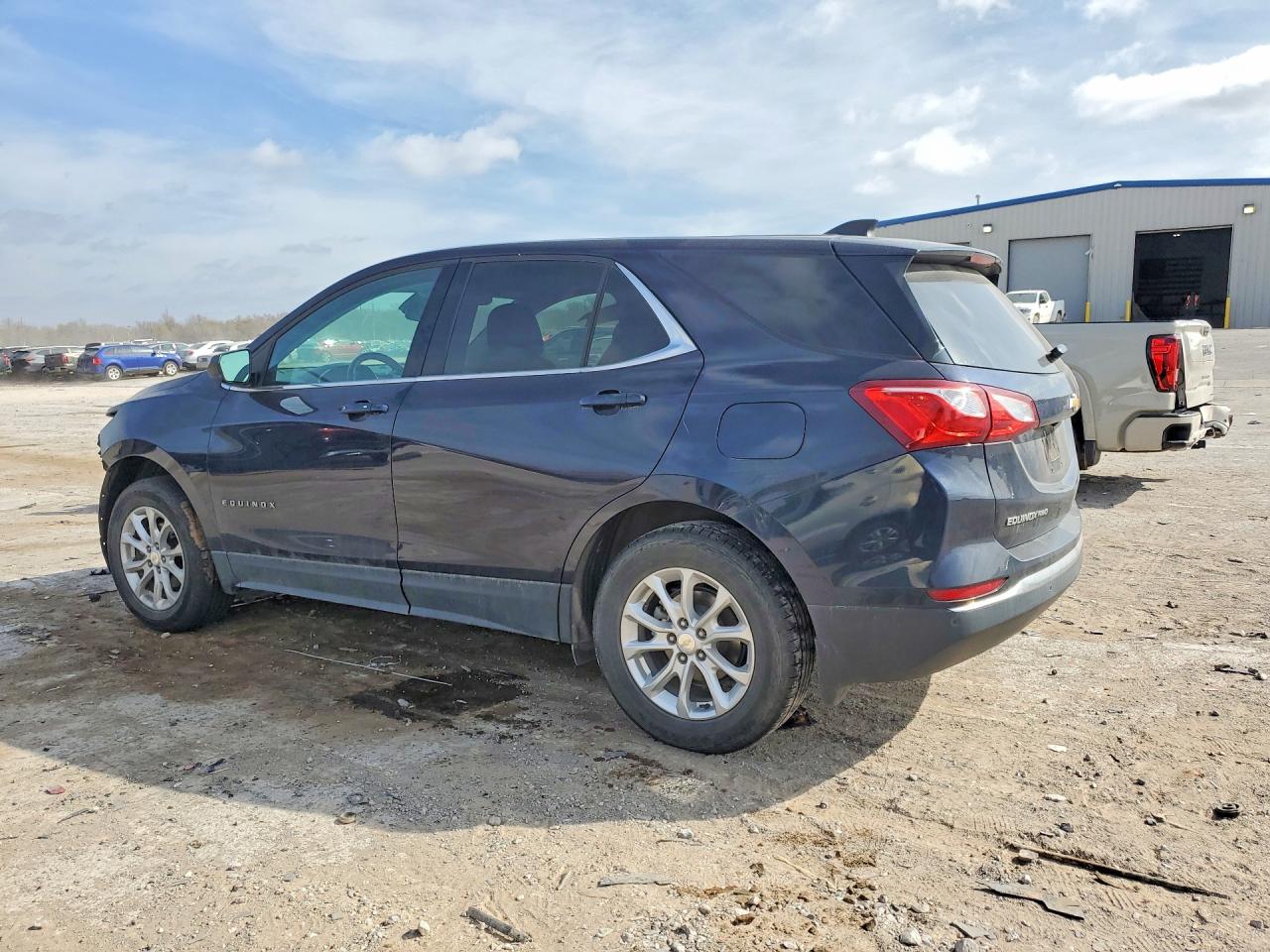 2020 CHEVROLET EQUINOX LT photo 3