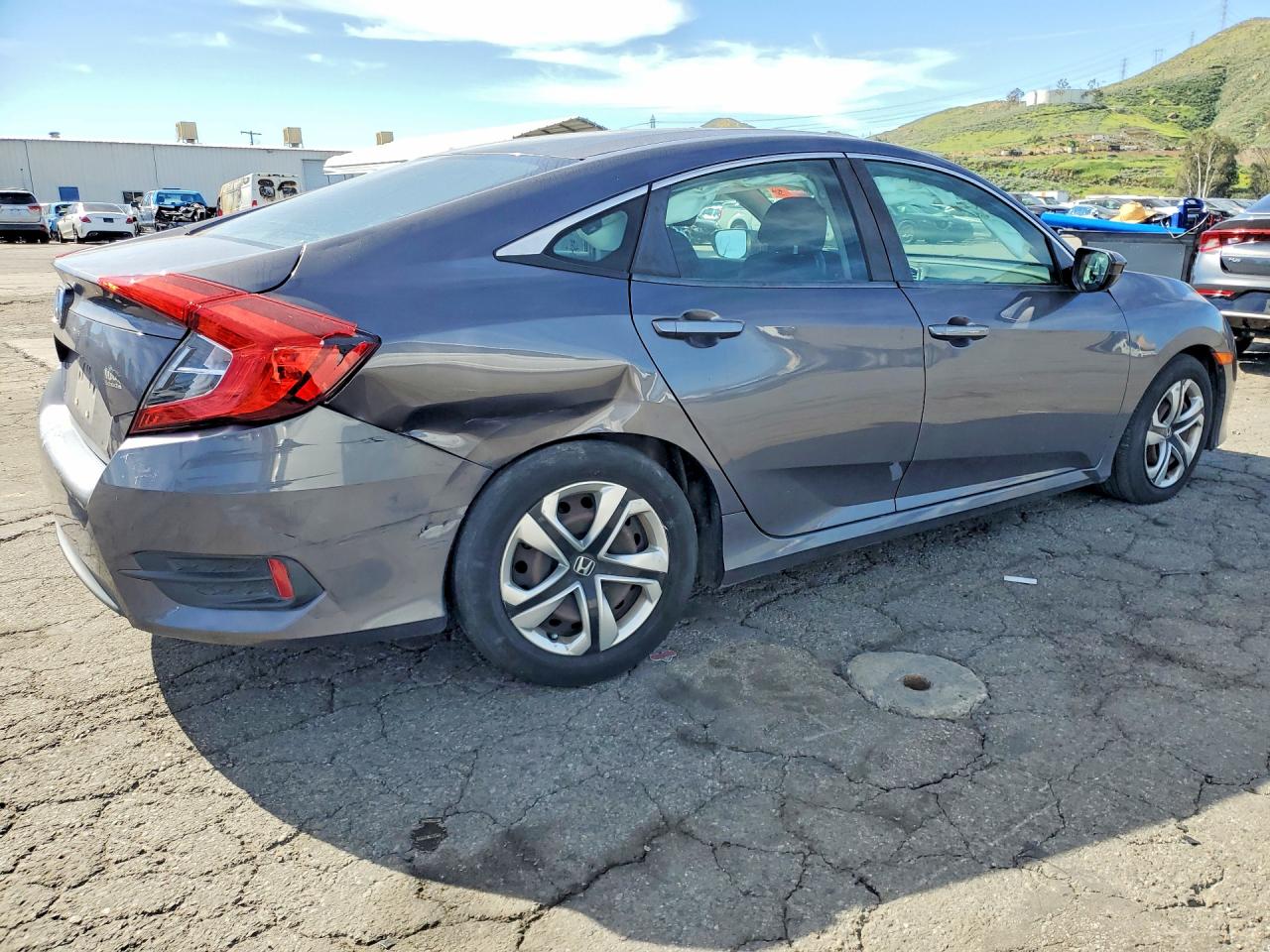 2016 HONDA CIVIC LX photo 5