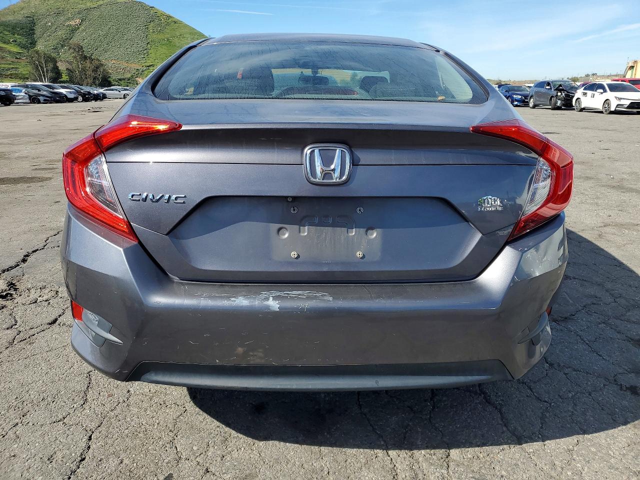 2016 HONDA CIVIC LX photo 11