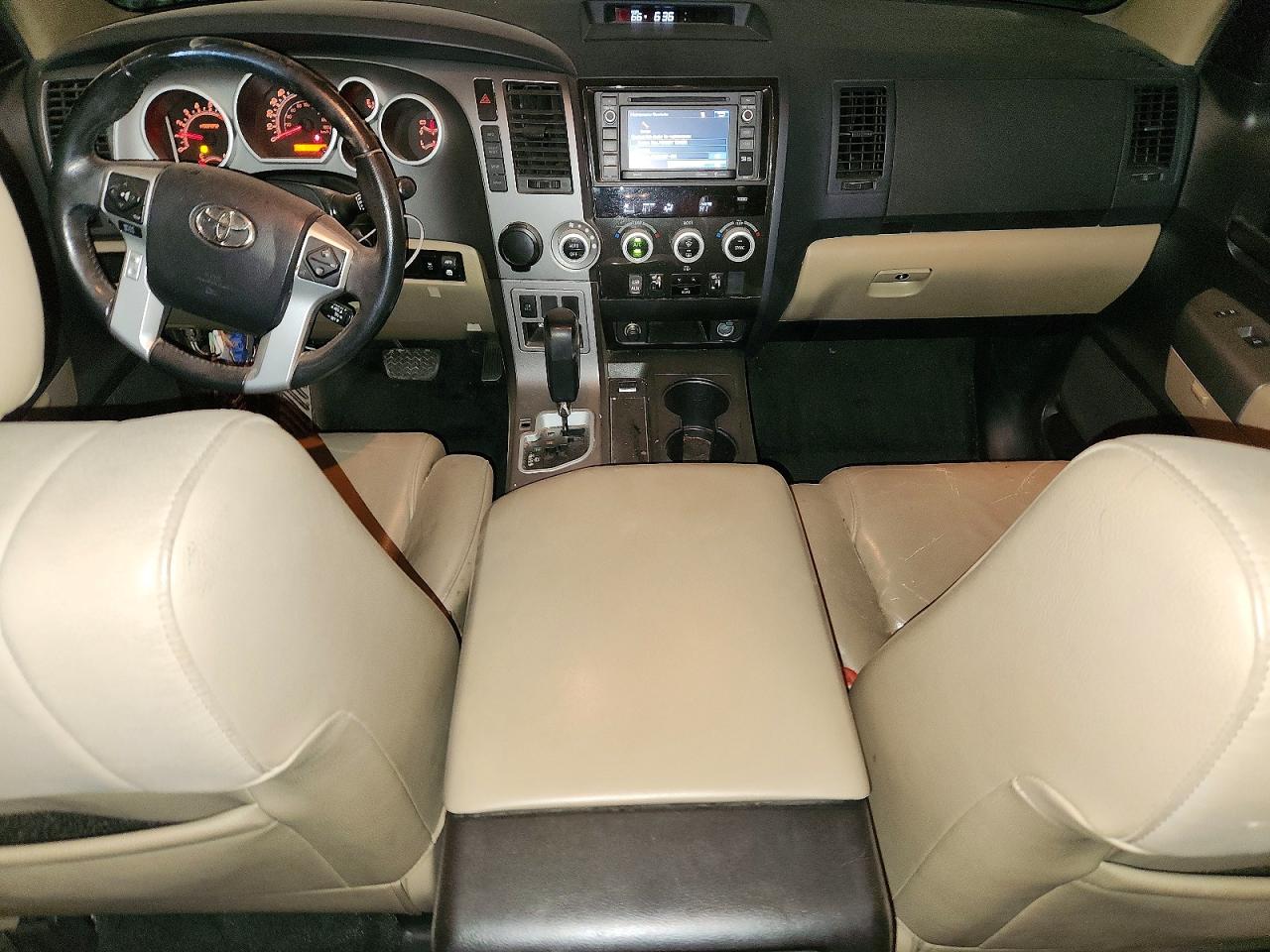 2016 TOYOTA SEQUOIA SR5 photo 15
