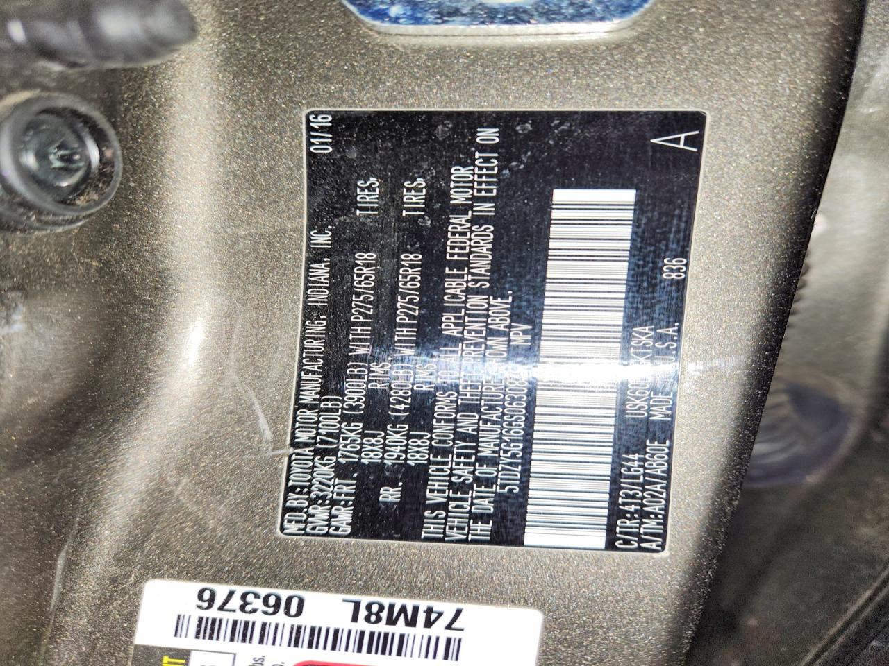 2016 TOYOTA SEQUOIA SR5 photo 27
