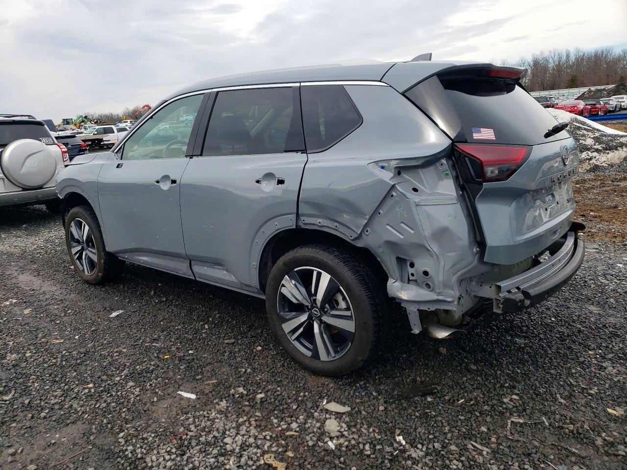 2024 NISSAN ROGUE SL photo 2