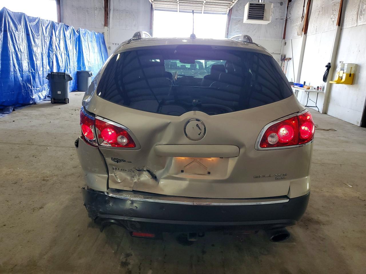 2011 BUICK ENCLAVE CXL photo 11