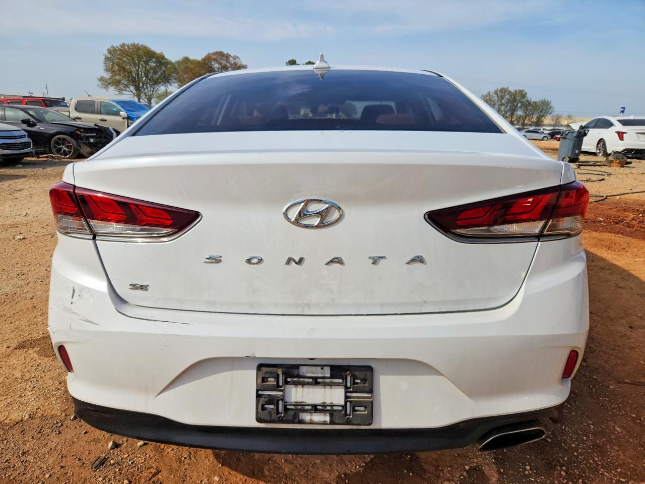 2018 HYUNDAI SONATA SE photo 16