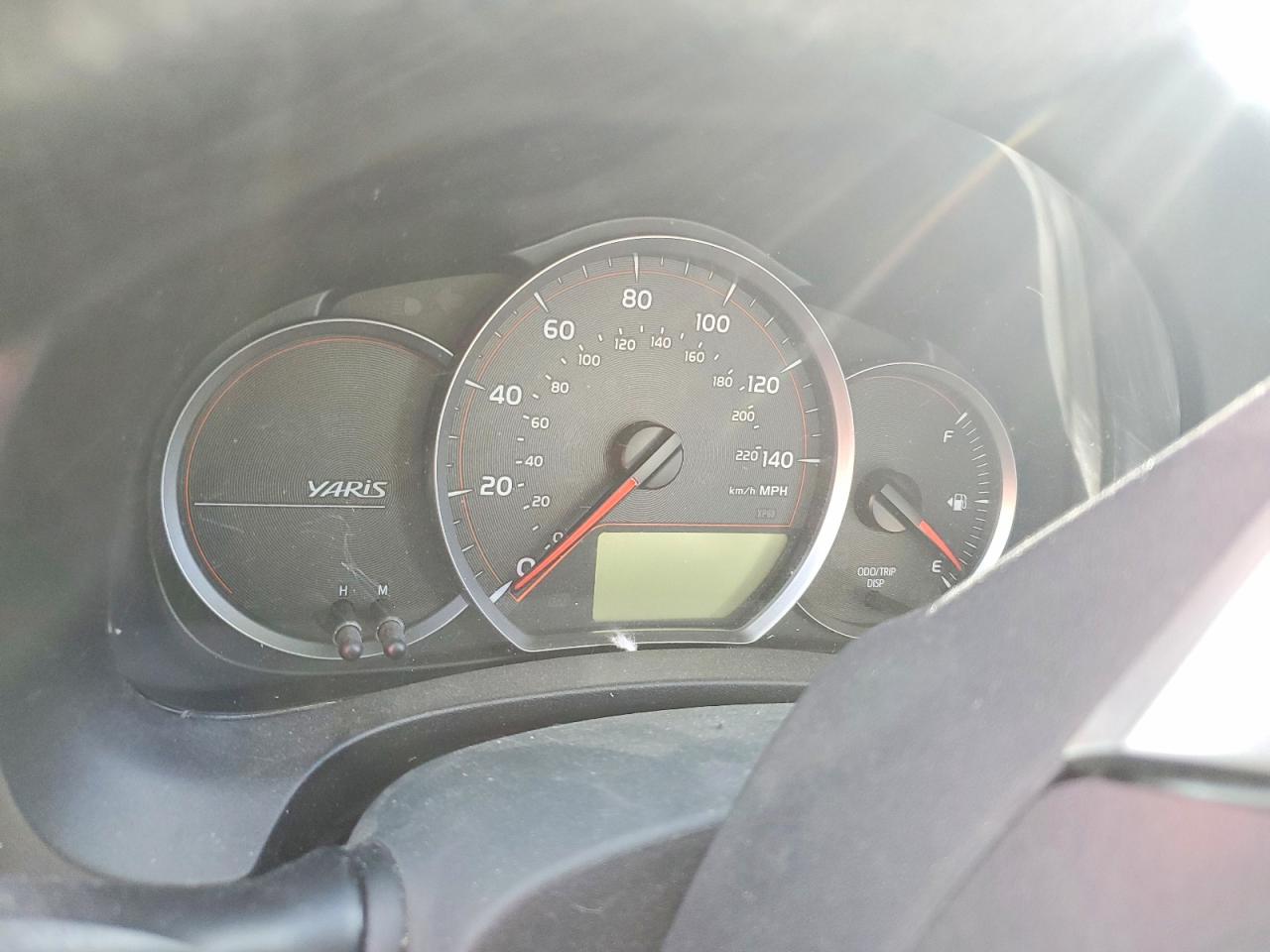 2013 TOYOTA YARIS 5-DOOR LE photo 9