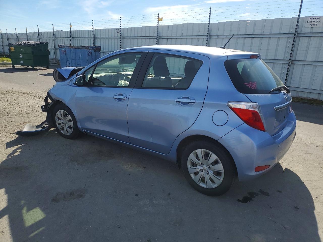 2013 TOYOTA YARIS 5-DOOR LE photo 2