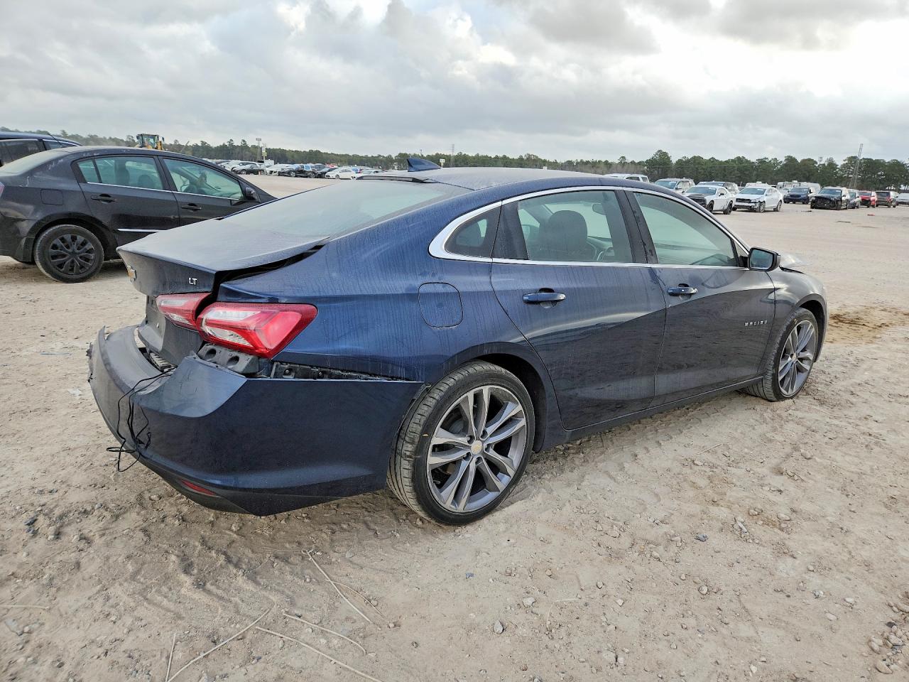 2022 CHEVROLET MALIBU LT photo 5